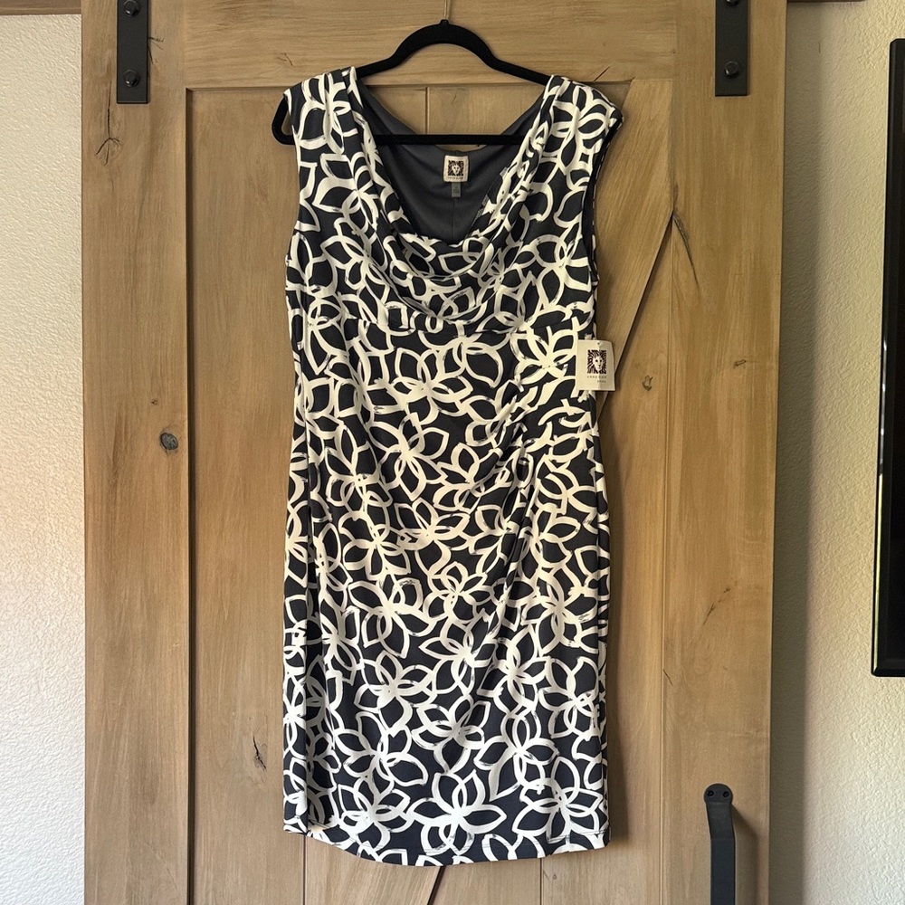 Elegant Navy and White Patterned Dress